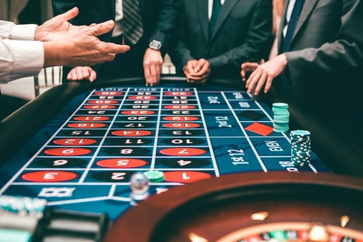 How to play live dealer games